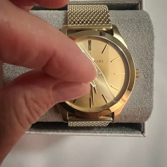 Michael Kors Men's Slim Runway Three-Hand Gold-Tone Steel Mesh Band Watch MK8625 - Picture 3 of 4